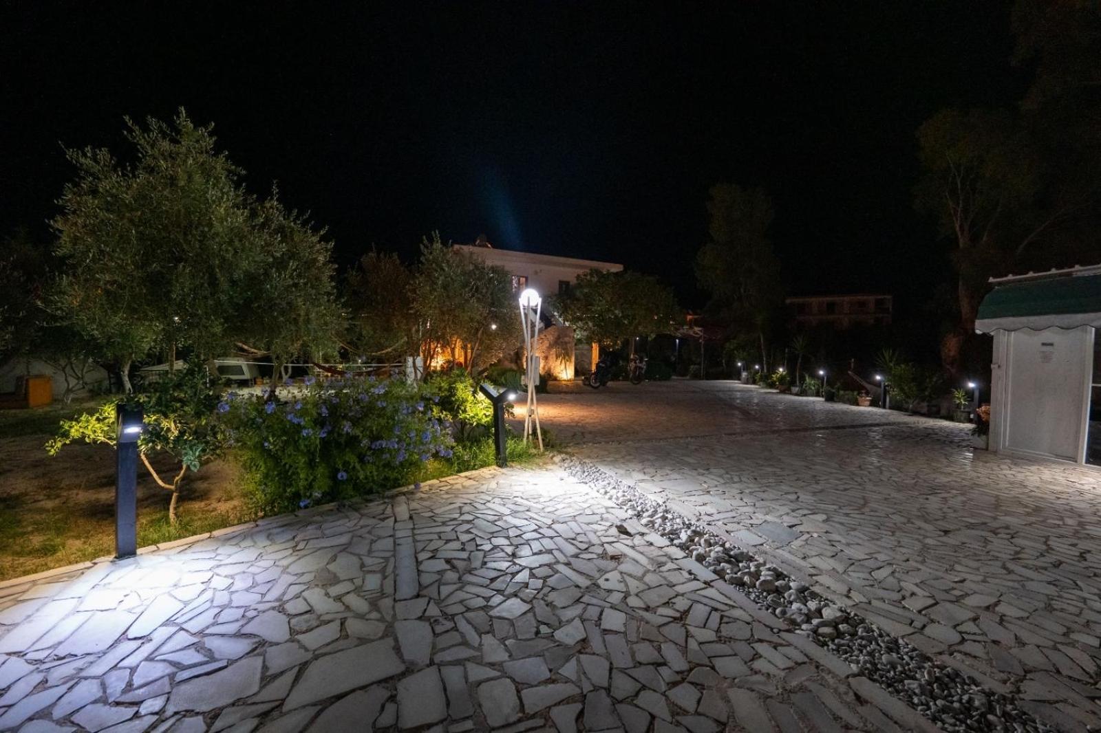 קסאמיל Garden Villa Lake Side & Glamping מראה חיצוני תמונה