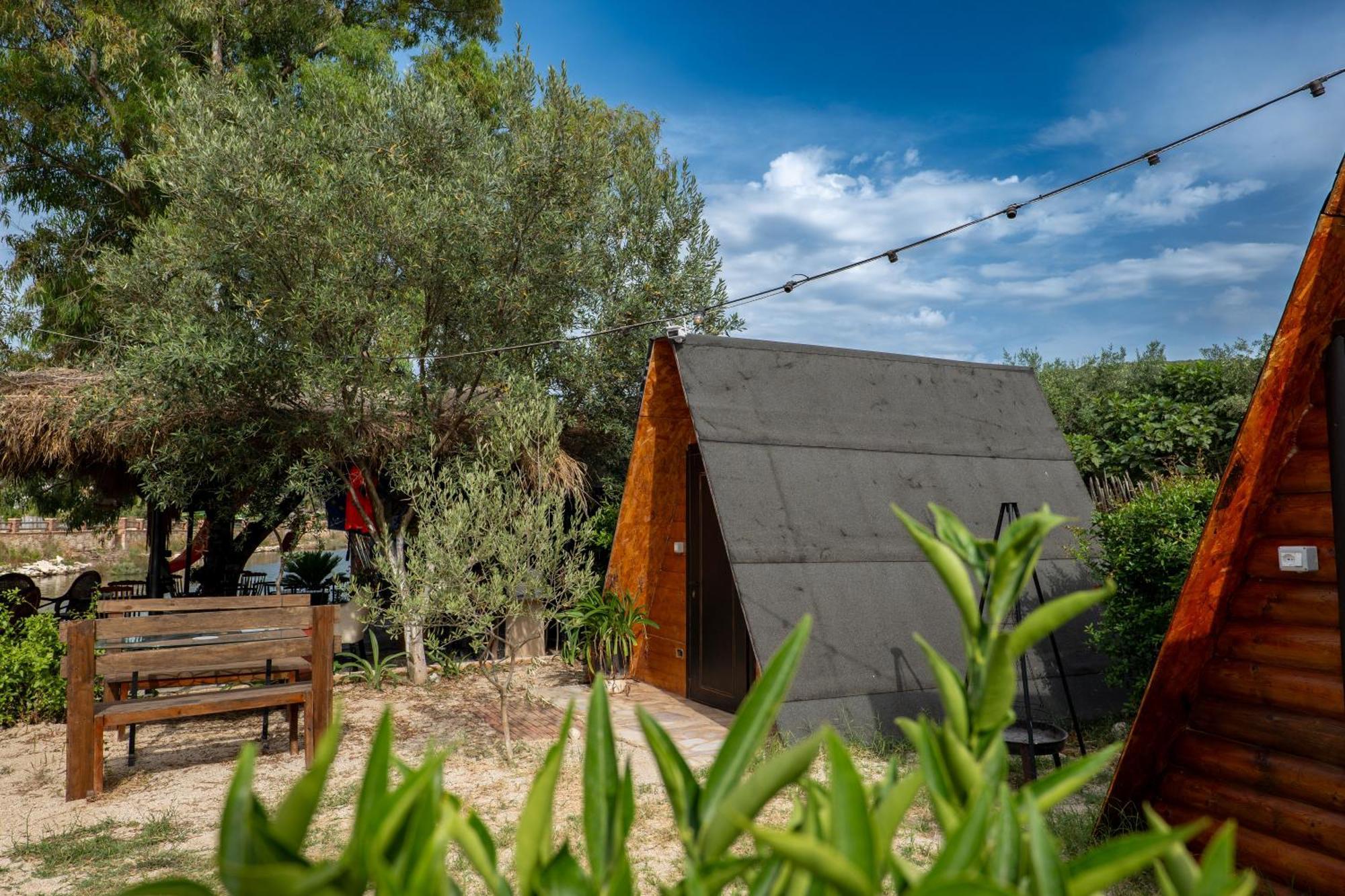 קסאמיל Garden Villa Lake Side & Glamping מראה חיצוני תמונה