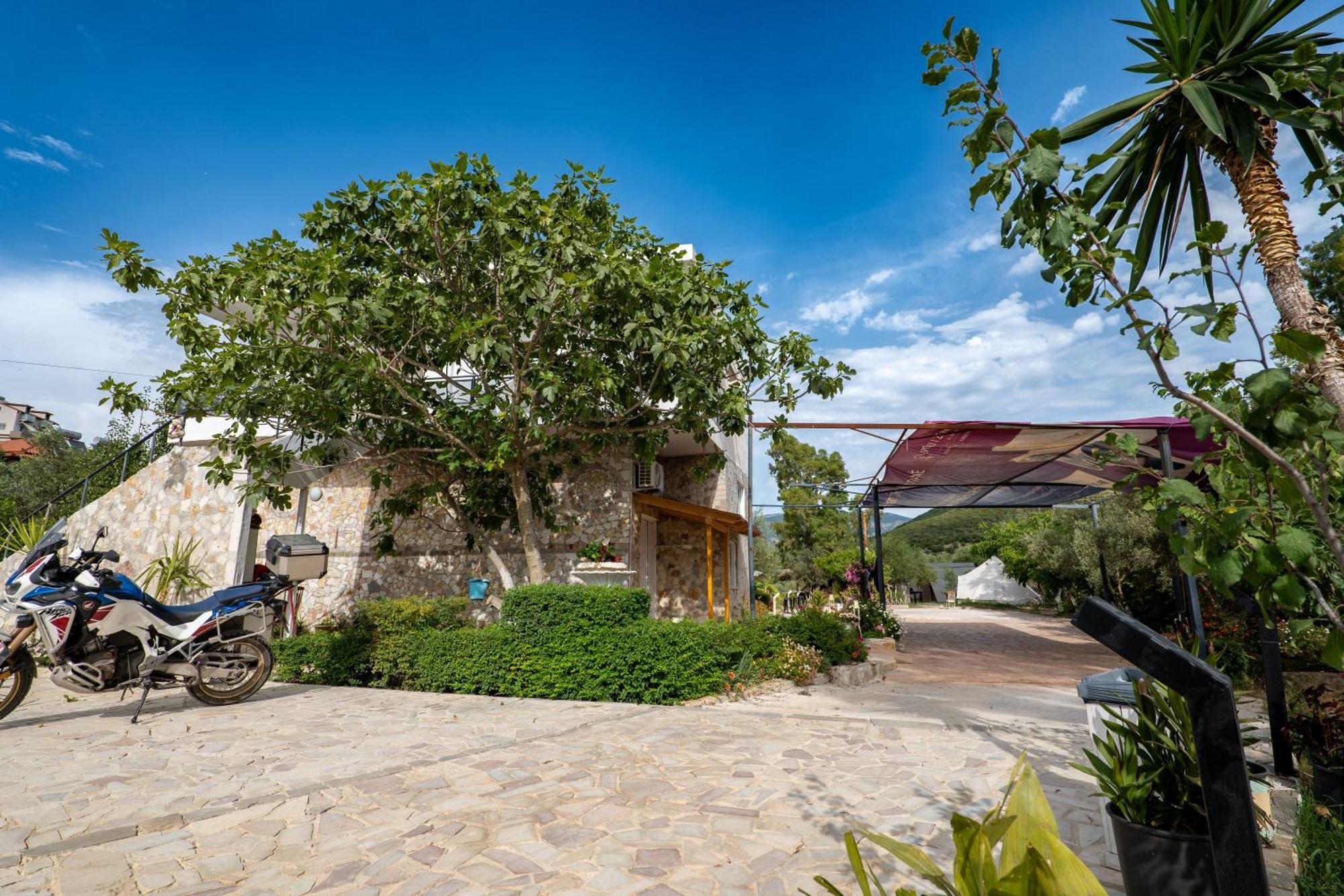 קסאמיל Garden Villa Lake Side & Glamping מראה חיצוני תמונה