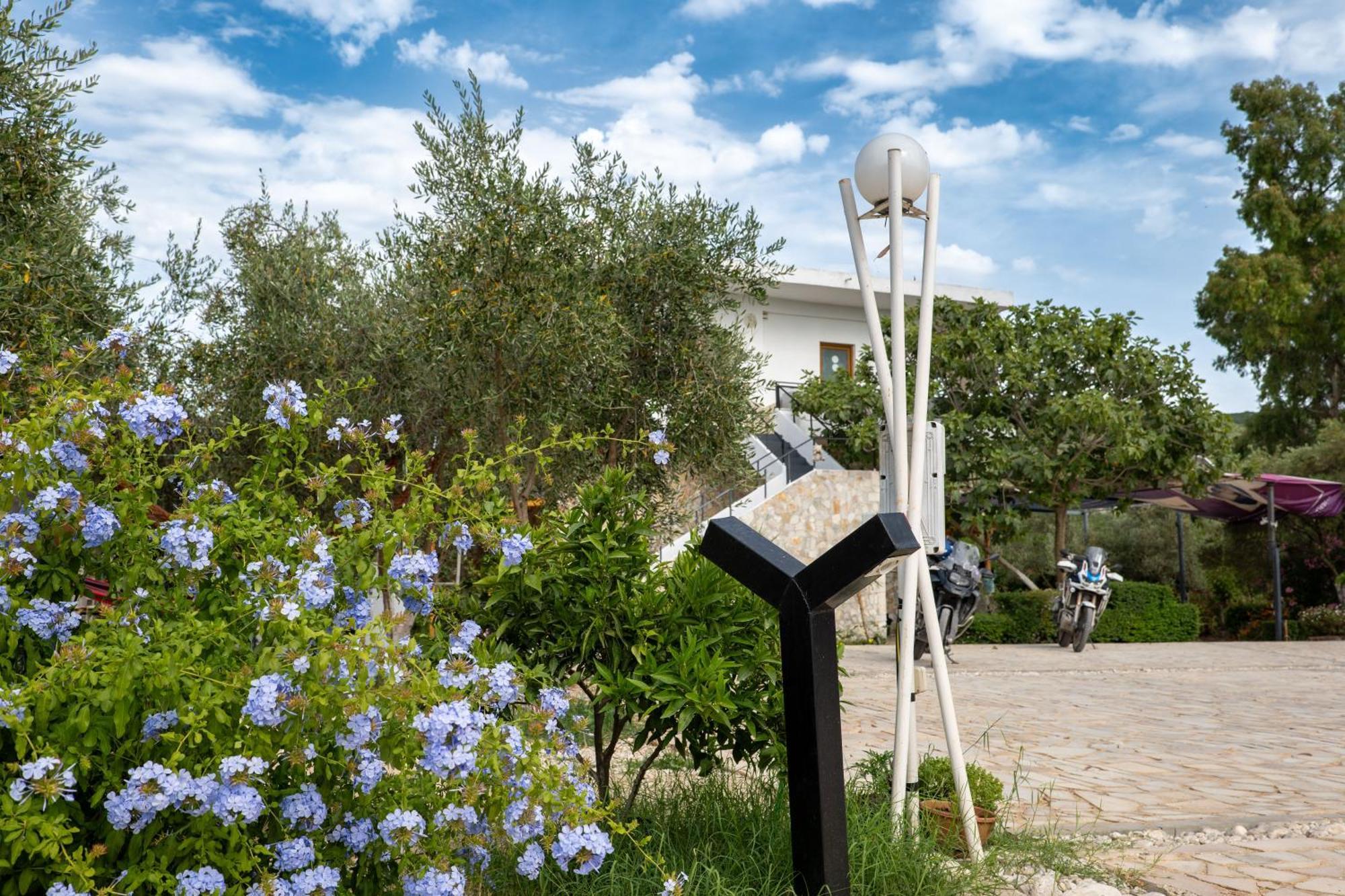 קסאמיל Garden Villa Lake Side & Glamping מראה חיצוני תמונה
